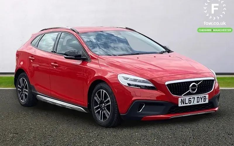 Begagnad Volvo V40 152 HK (111 kW) 2019 Halvkombi