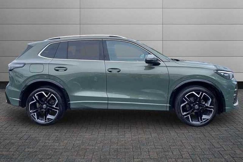 Used VW Tiguan R-line 150 HP (110 kW) 2025 Cipressino green SUV