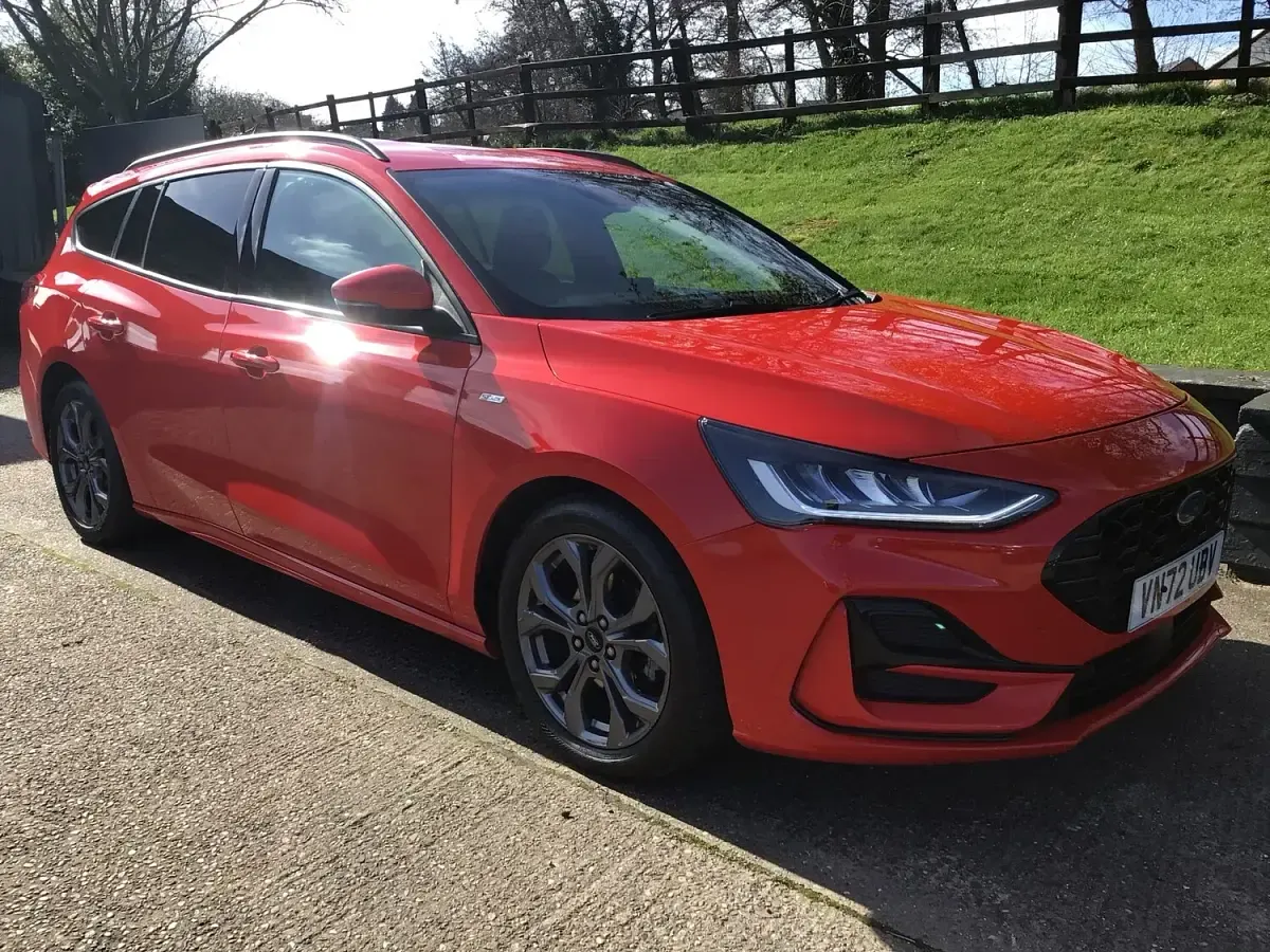 Used Ford Focus ST-Line 120 HP (88 kW) 2022 Red Estate