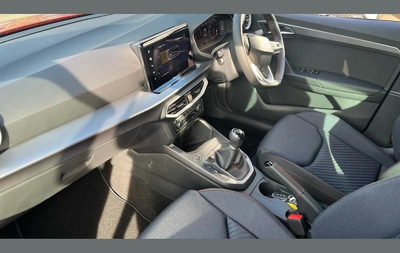 New Seat Arona Black Edition 115 HP (84 kW) 2025 Desire red SUV