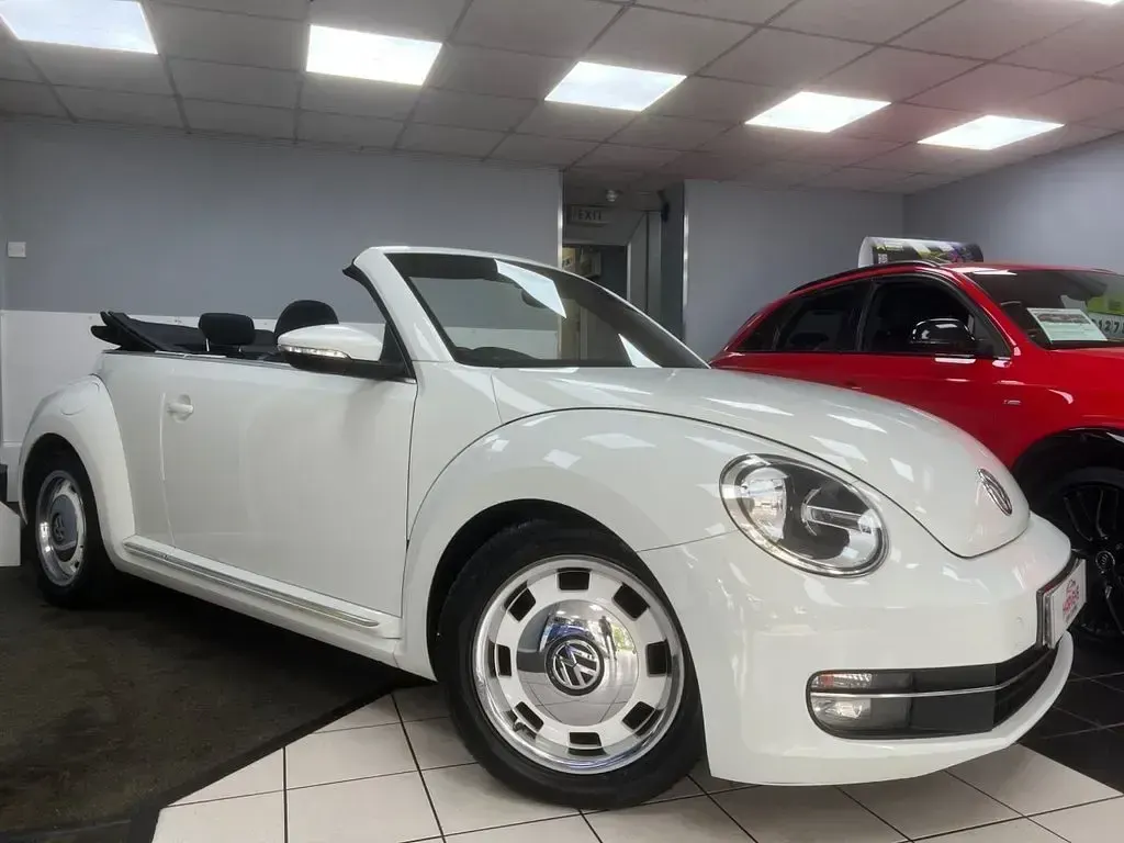 Usado VW Beetle Design 140 HP (102 kW) 2014 Branco Citadino