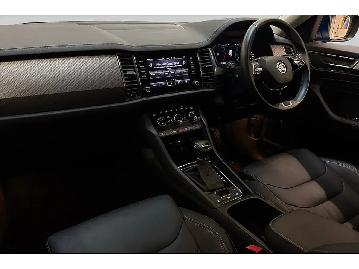 Used Skoda Kodiaq SE L Executive 110 HP (80 kW) 2023 Race blue metallic SUV