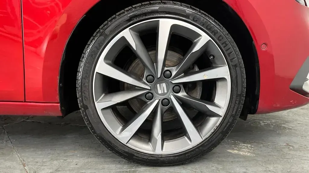 Used Seat Leon FR Sport 150 HP (110 kW) 2021 Red Hatchback