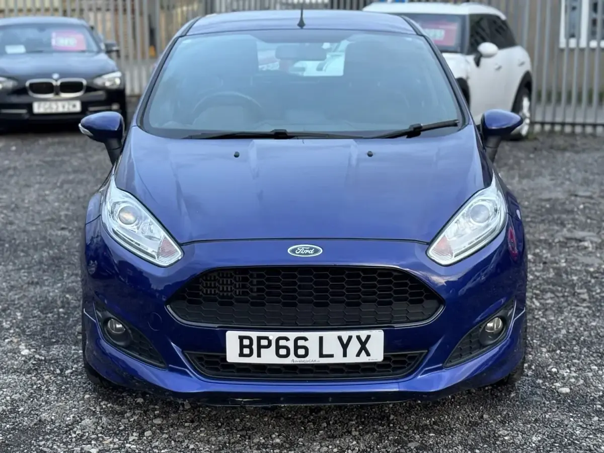 Used Ford Fiesta ST-Line 140 HP (102 kW) 2016 Blue Hatchback