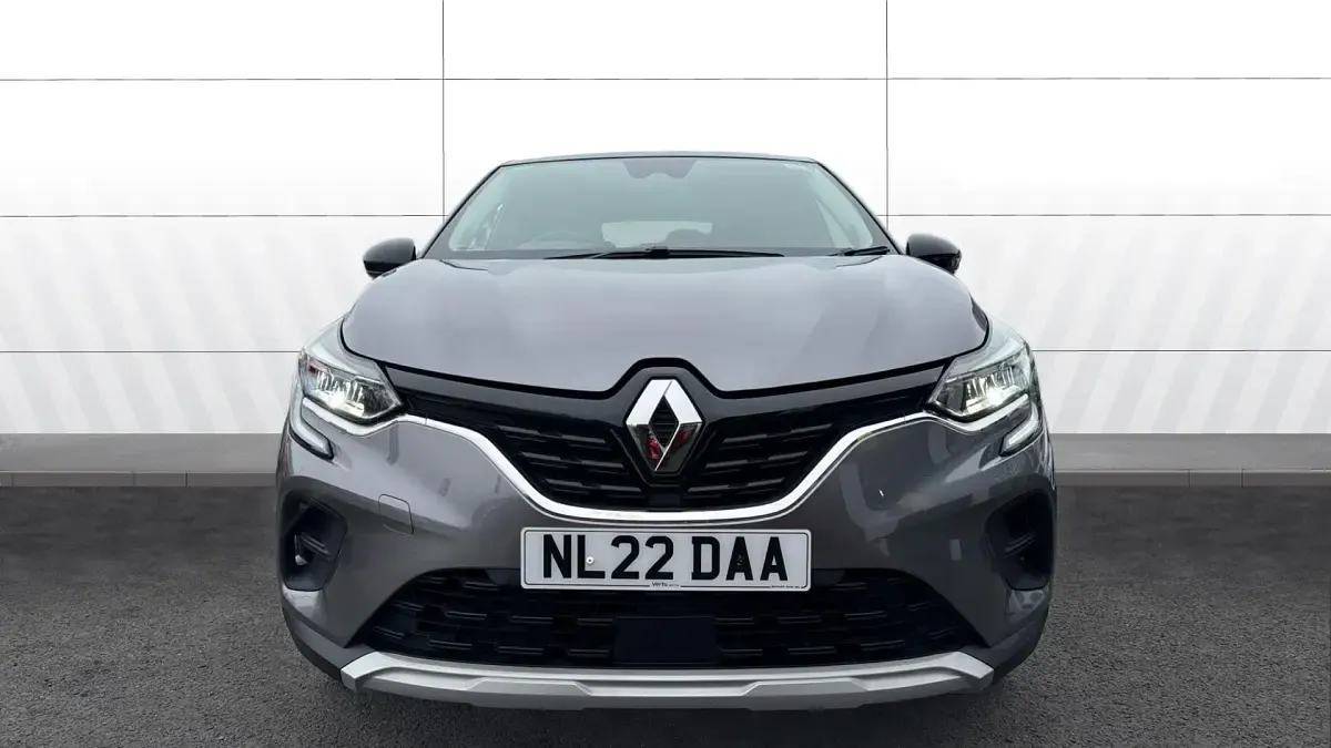 Used Renault Captur Iconic 140 HP (102 kW) 2022 Grey/black SUV