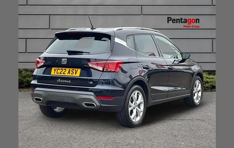 Usado Seat Arona FR 108 CV (79 kW) 2022 Azul SUV
