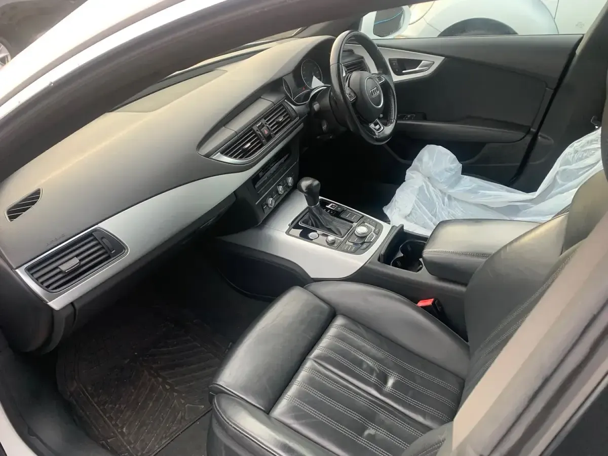 Used Audi A7 S-Line 2014 White Hatchback