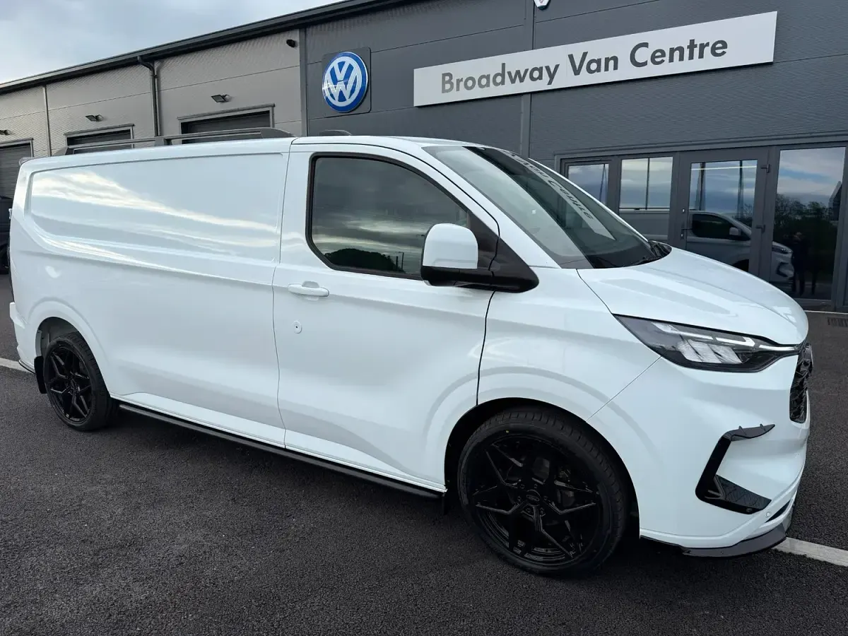 Used Ford Transit Custom Limited 136 HP (100 kW) 2024 White Van