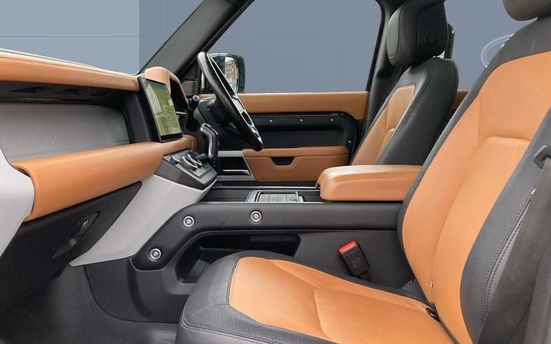 Used Land Rover Defender HSE Dynamic 300 HP (220 kW) 2024 SUV