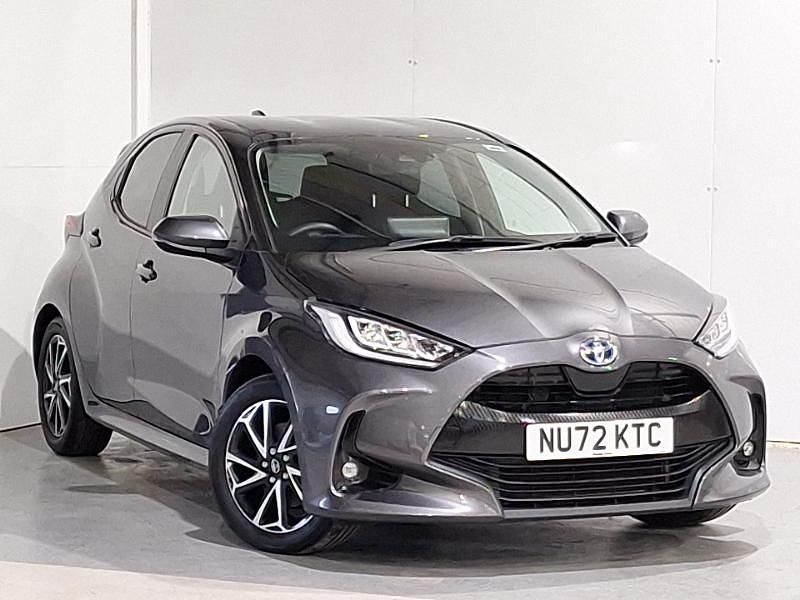 Used Toyota Yaris Hybrid Design 116 HP (85 kW) 2022 Grey Hatchback