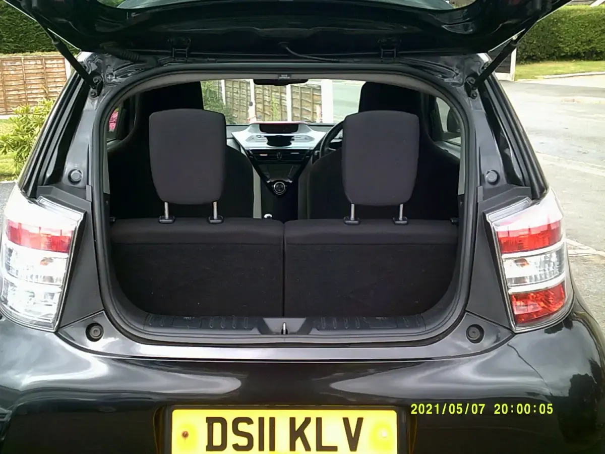 Used Toyota iQ 68 HP (50 kW) 2011 Black Hatchback