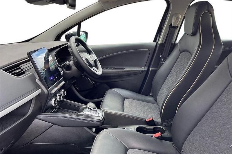 Used Renault Zoe Techno 100 kW (136 HP) 2022 Black Hatchback