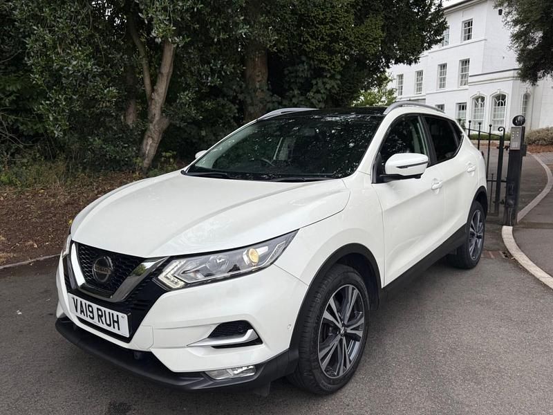 White Used 2019 Nissan Qashqai N-Connecta SUV | £11,000 (Super price) - Image 1/4