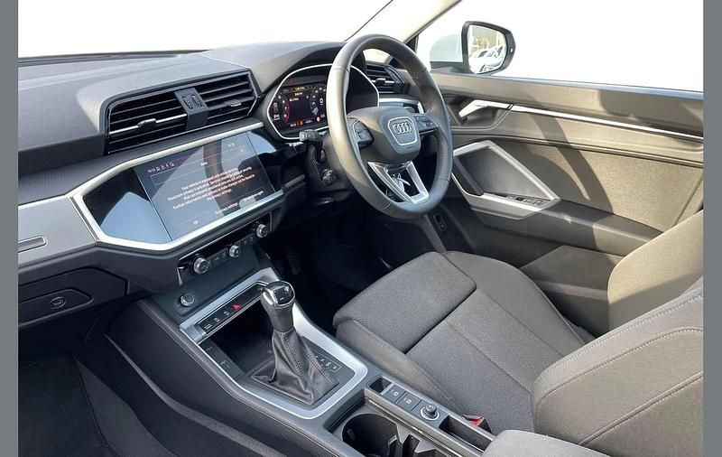 Used Audi Q3 Sport 150 HP (110 kW) 2024 White SUV