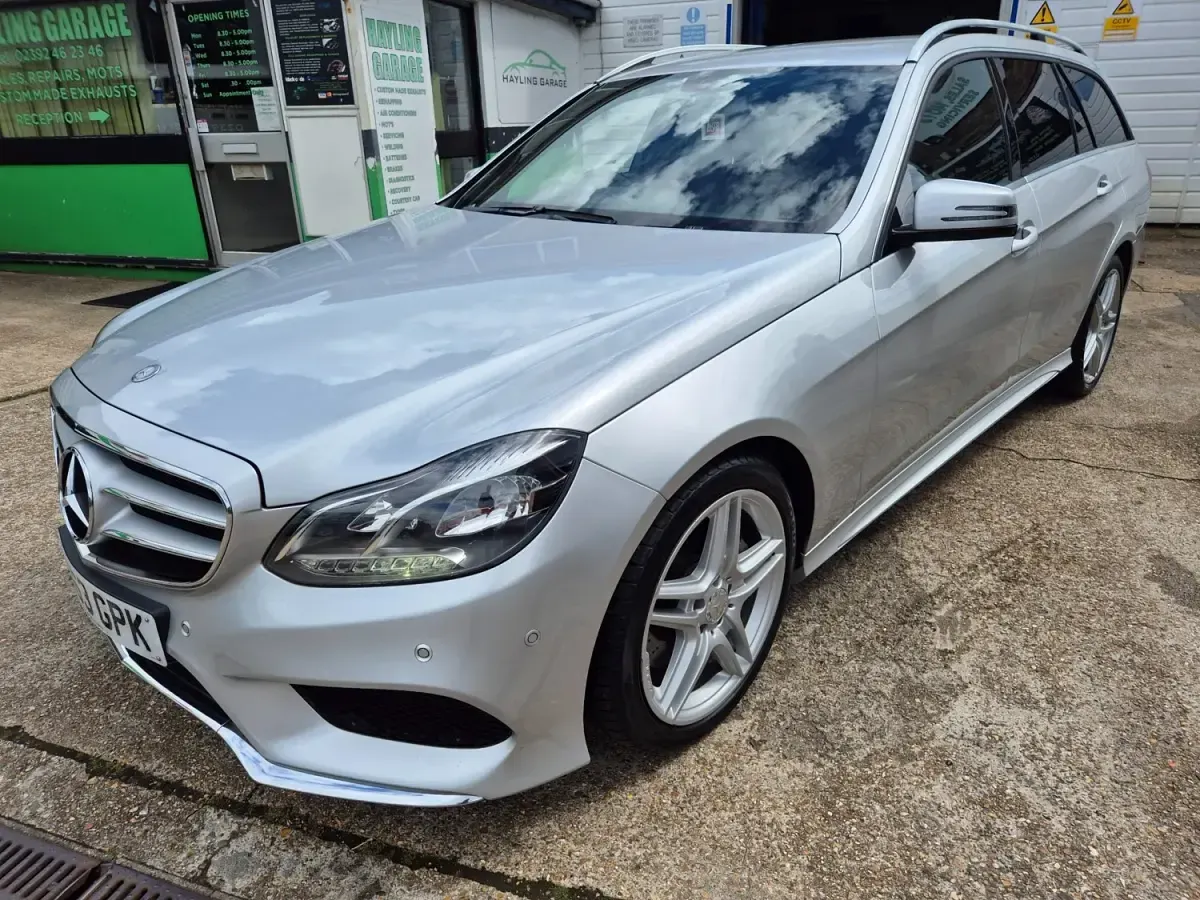 Używany Mercedes E350 AMG 2013 Srebrny Kombi