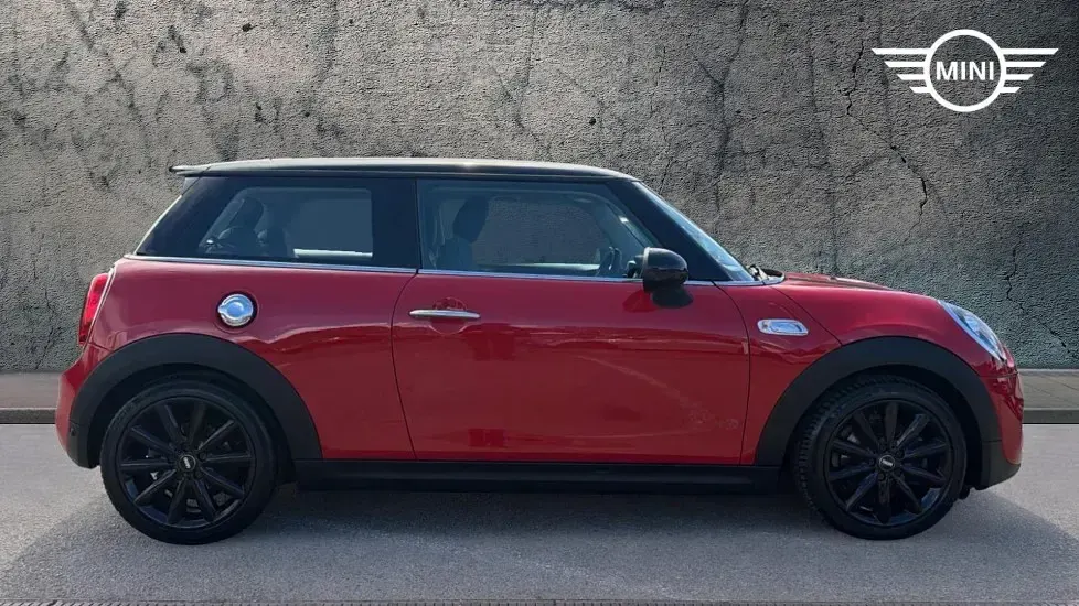 Usado Mini Cooper S Hatch 189 CV (139 kW) 2018 Rojo Utilitario