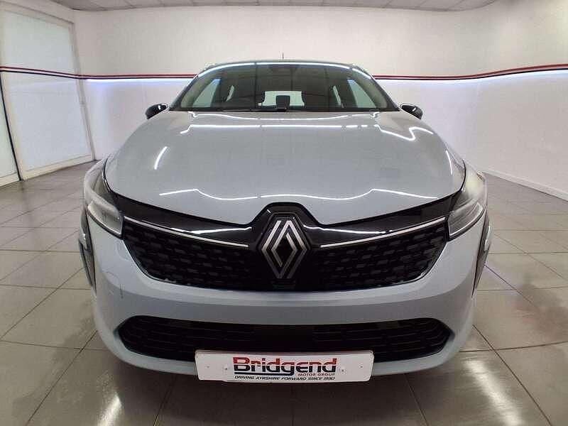 Used Renault Clio V Evolution 143 HP (105 kW) 2024 Grey Hatchback