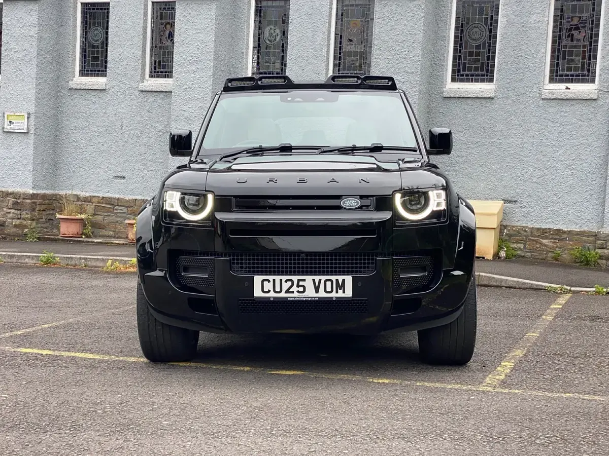 Used Land Rover Defender SE Dynamic 2025 Black SUV