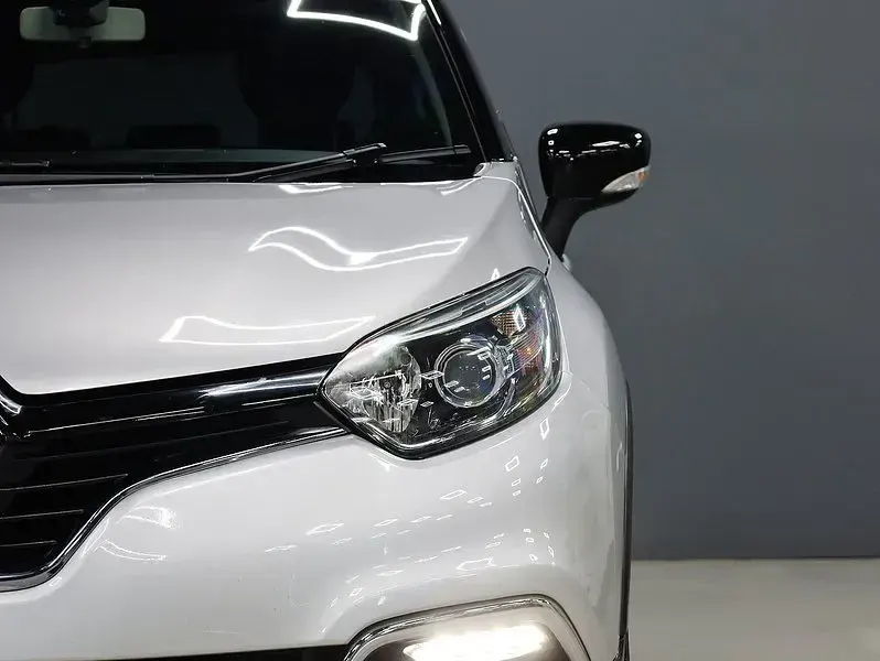 Used Renault Captur Dynamique 90 HP (66 kW) 2015 Silver/black SUV