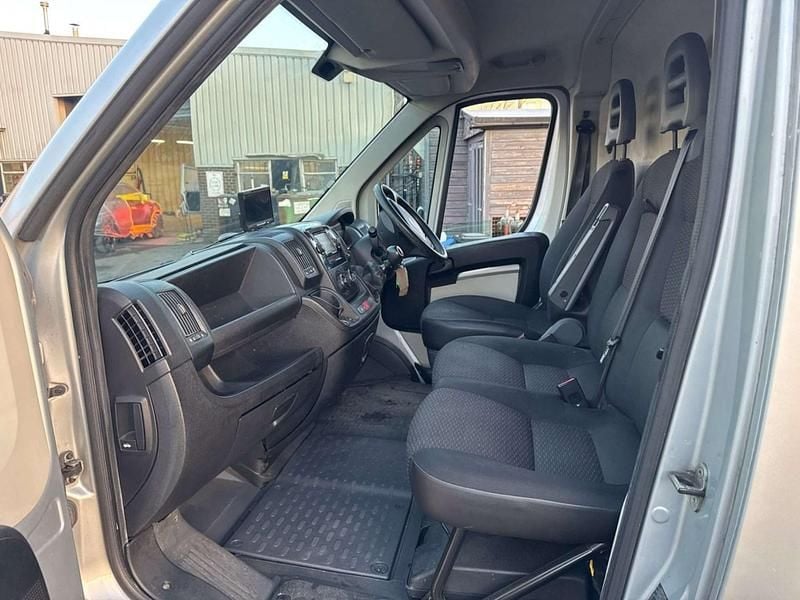 Used Peugeot Boxer 130 HP (95 kW) 2016 Silver Van