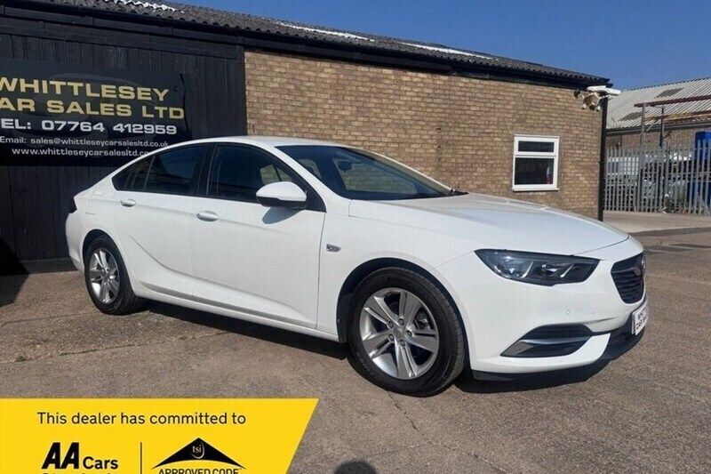 Used 2020 Vauxhall Insignia Design Edition | £10,995 (Fair price) - Image 1/1