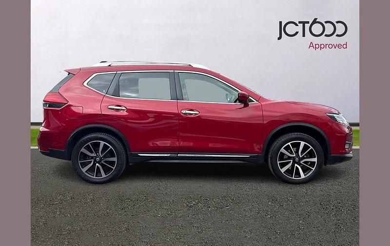 Used Nissan X-Trail Tekna 157 HP (115 kW) 2020 Red SUV