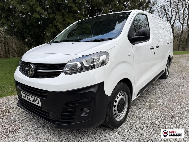 Used Vauxhall Vivaro S 100 HP (73 kW) 2022 White MPV