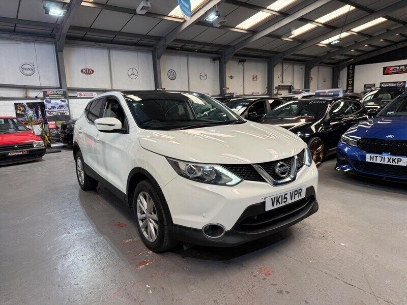 White Used 2015 Nissan Qashqai Acenta Premium SUV | £4,750 - Image 1/4