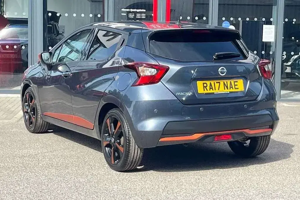 Usado Nissan Micra Tekna 90 HP (66 kW) 2017 Cinzento Citadino