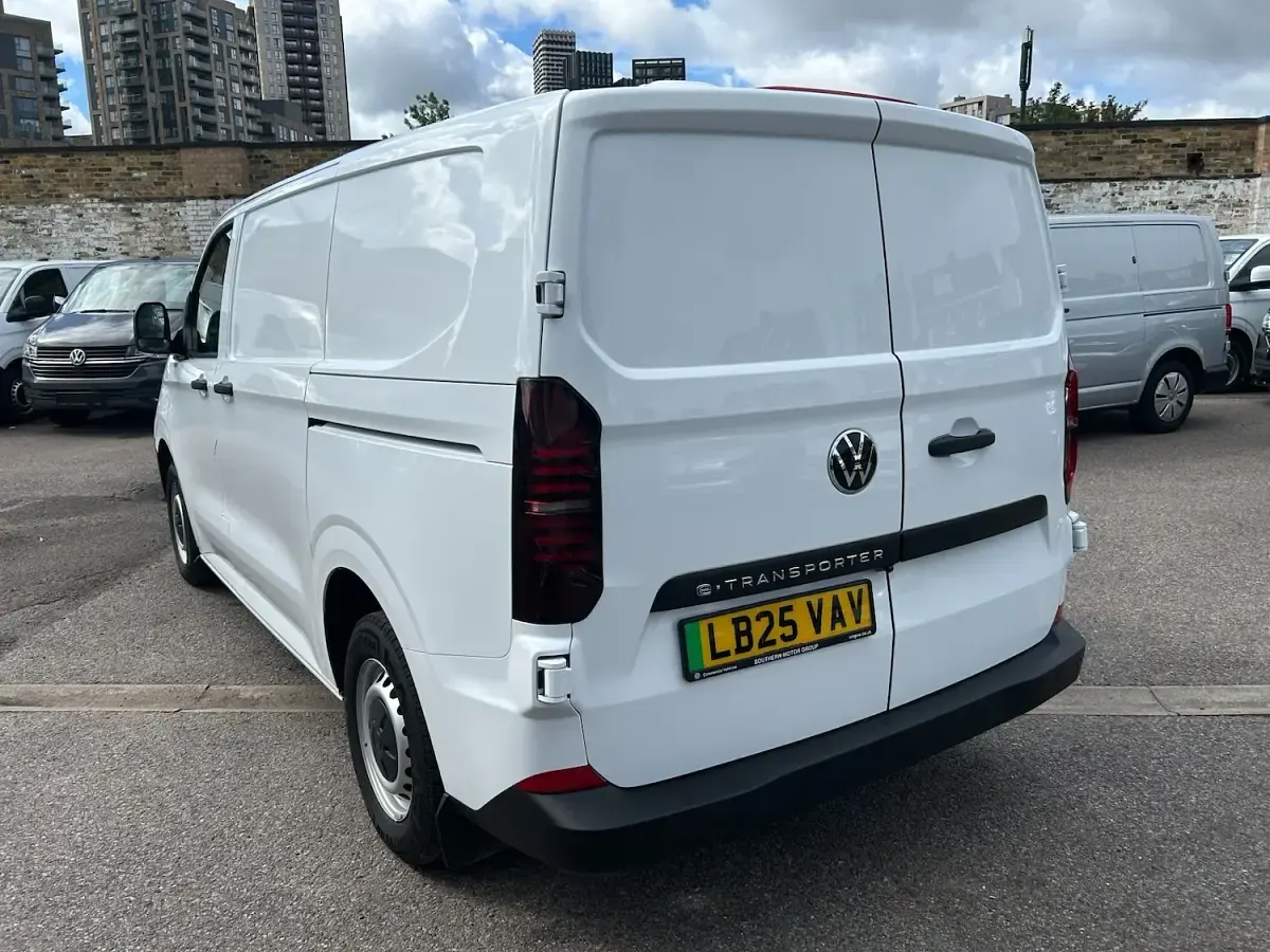 Used VW T7 100 kW (136 HP) 2025 White Van
