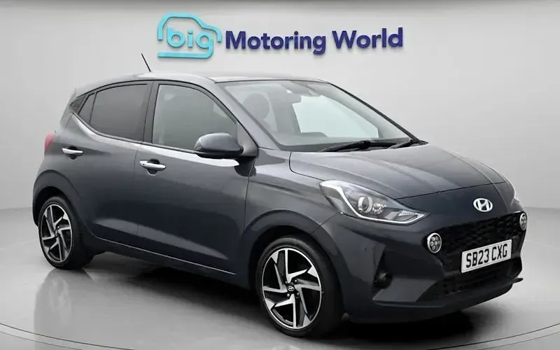 Used Hyundai i10 Premium 67 HP (49 kW) 2023 Hatchback