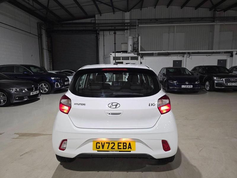 Used Hyundai i10 SE 67 HP (49 kW) 2022 White Hatchback