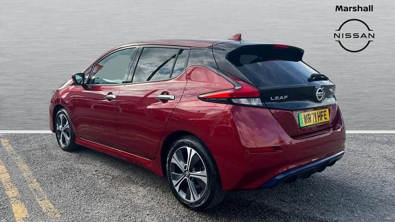 Used Nissan Leaf N-Connecta 110 kW (150 HP) 2021 Red Hatchback