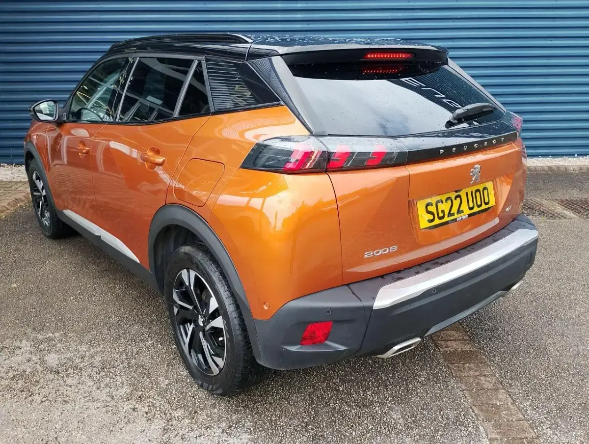 Used Peugeot 2008 GT 129 HP (94 kW) 2022 Orange SUV