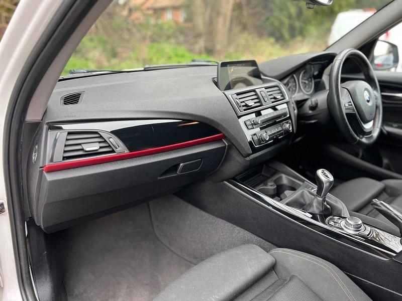 Used BMW 118 Sport Line 2017 White Hatchback