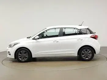 Used Hyundai i20 SE 84 HP (61 kW) 2018 White Hatchback