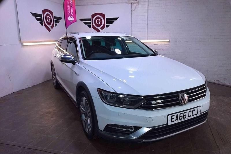 White Used 2016 VW Passat Alltrack Estate | £13,695 - Image 1/1