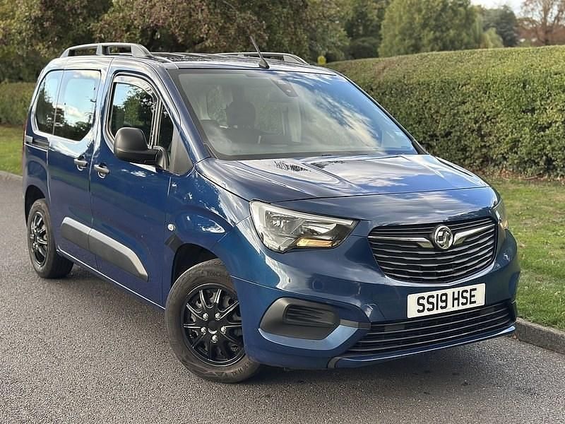 Blue Used 2019 Vauxhall Combo Design Edition MPV | £7,990 (Good price) - Image 1/4