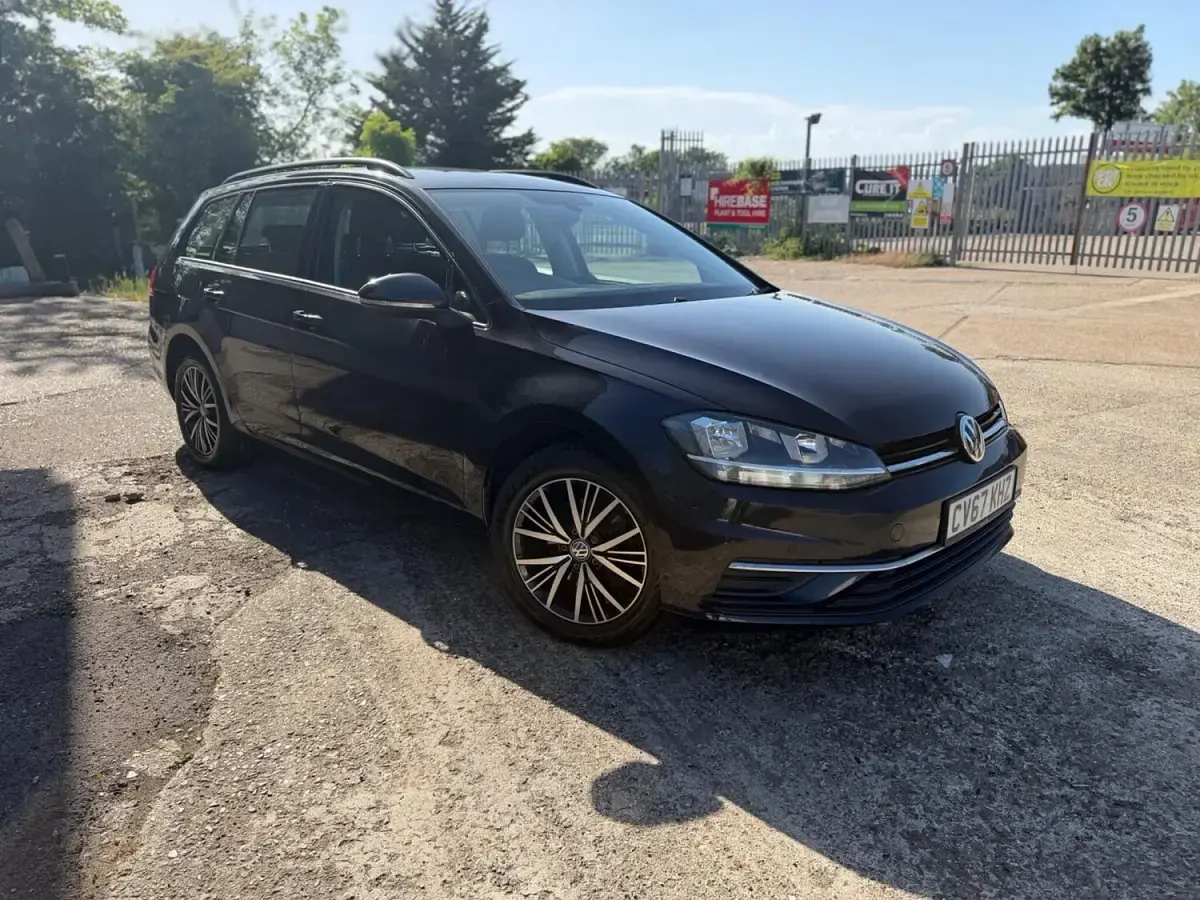 Used VW Golf VII SE 125 HP (91 kW) 2017 Black Estate