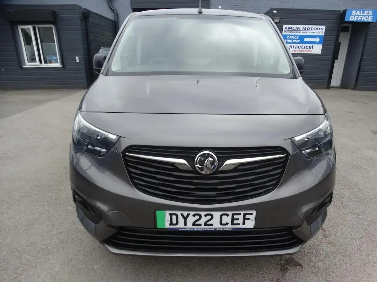 Used Vauxhall Combo Sportive 100 kW (136 HP) 2022 Grey MPV