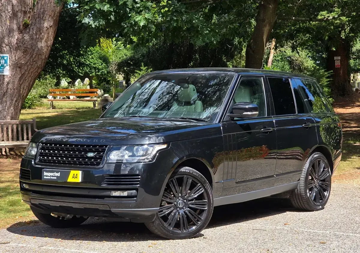 Used Land Rover Range Rover Vogue 306 HP (225 kW) 2015 Black SUV