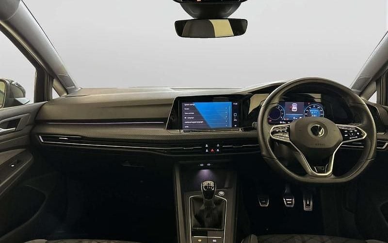 Used VW Golf VIII R-line 131 HP (96 kW) 2024 Hatchback