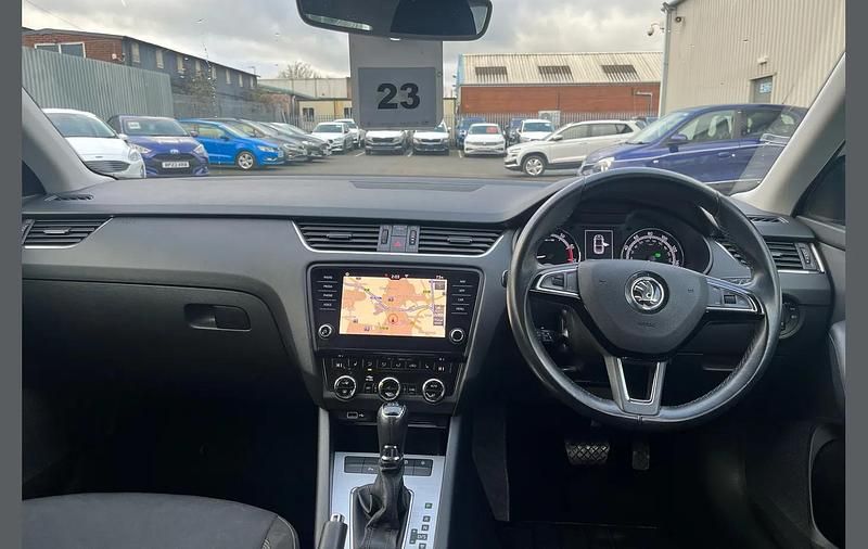 Used Skoda Octavia SE Technology 113 HP (83 kW) 2018 White Hatchback