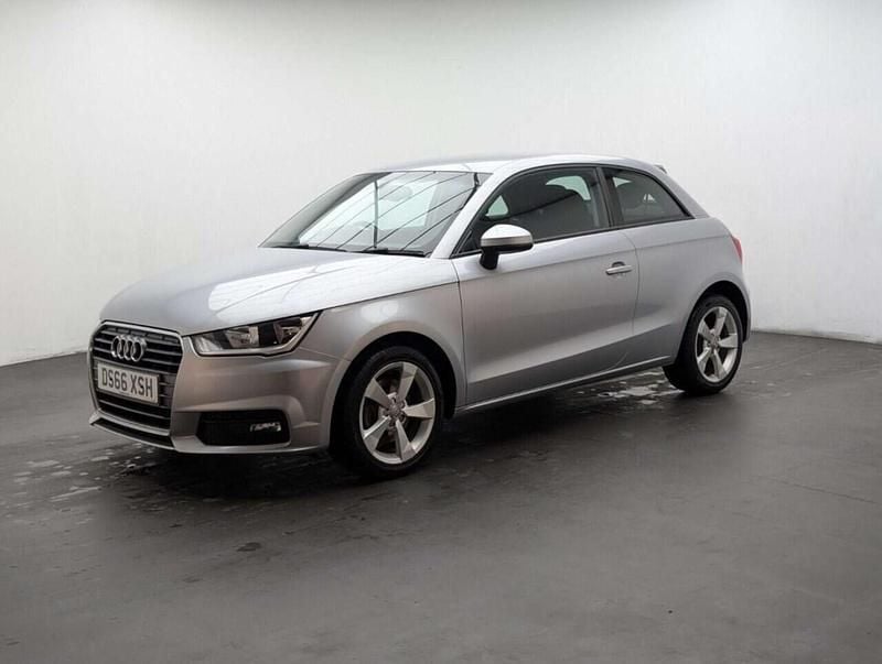 Usado Audi A1 Sport 125 HP (91 kW) 2016 Prateado Citadino