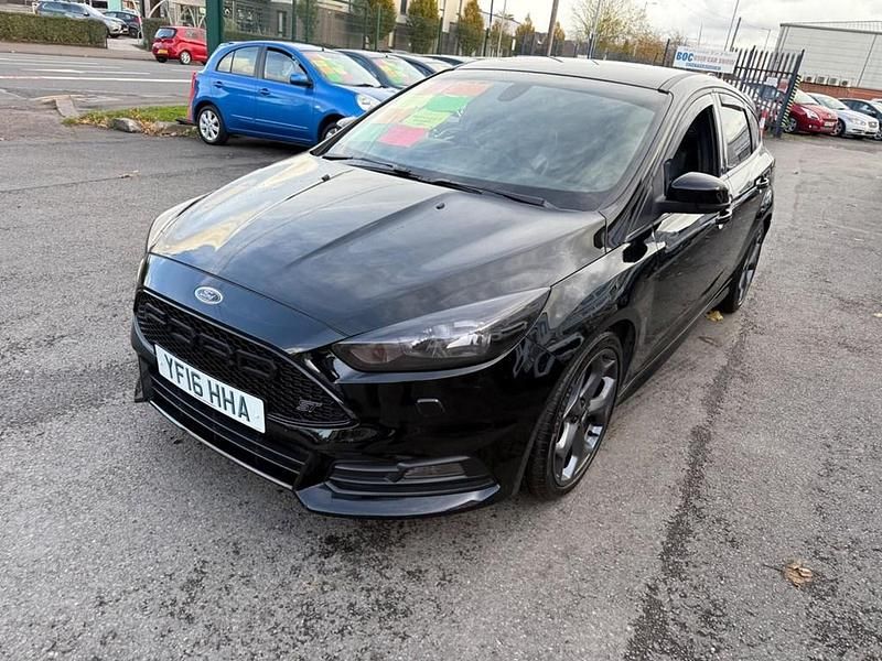 Used Ford Focus ST 185 HP (136 kW) 2016 Black Hatchback