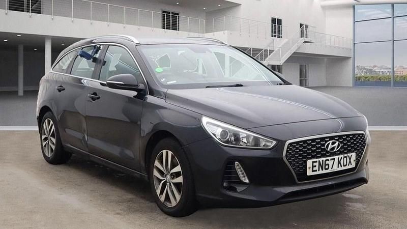 Black Used 2018 Hyundai i30 SE Estate | £7,495 (Fair price) - Image 1/4