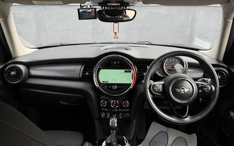 Used Mini Cooper Hatch 136 HP (100 kW) 2017 Hatchback