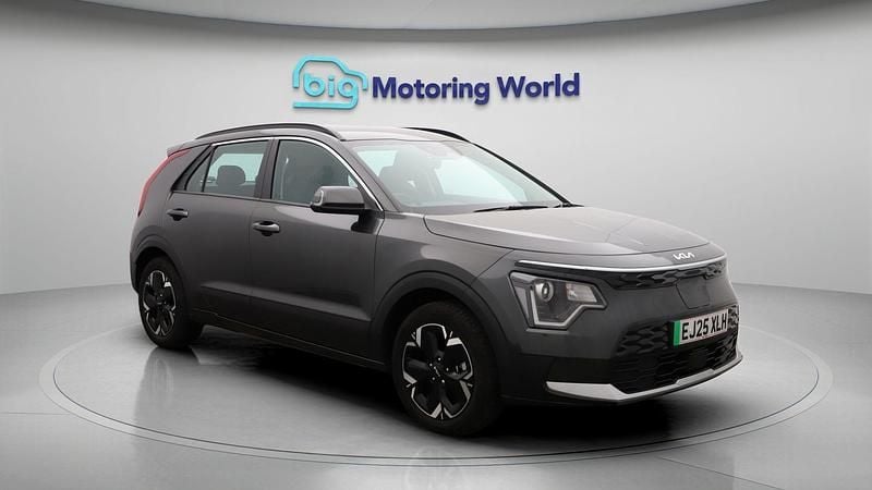 Grey Used 2025 Kia e-Niro SUV | £21,300 (Good price) - Image 1/4
