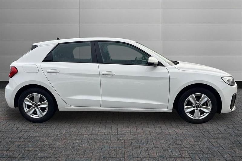 Used Audi A1 Design 95 HP (69 kW) 2023 Shell white SUV