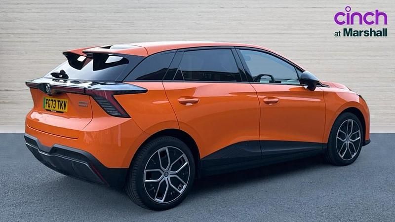 Used MG MG4 EV Trophy 150 kW (204 HP) 2023 Orange Hatchback